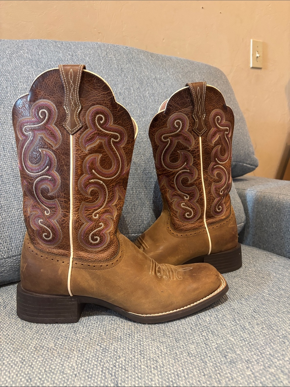 Ariat quick draw western boots! Women’s 8.5